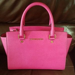 AUTHENTIC Brand new michael kors Selma satchel